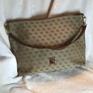Dooney & Bourke Large Signature Courtney Sac